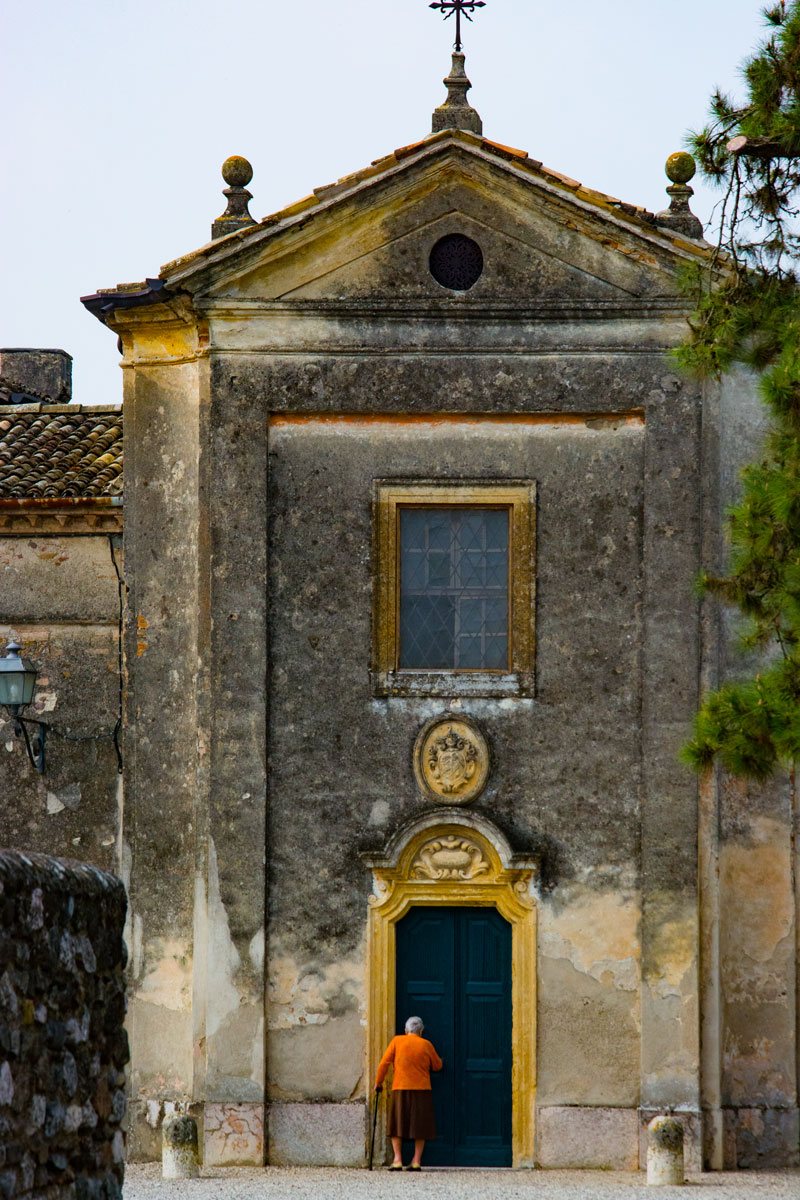 La chiesa di San Giovanni a Castellaro Lagusello