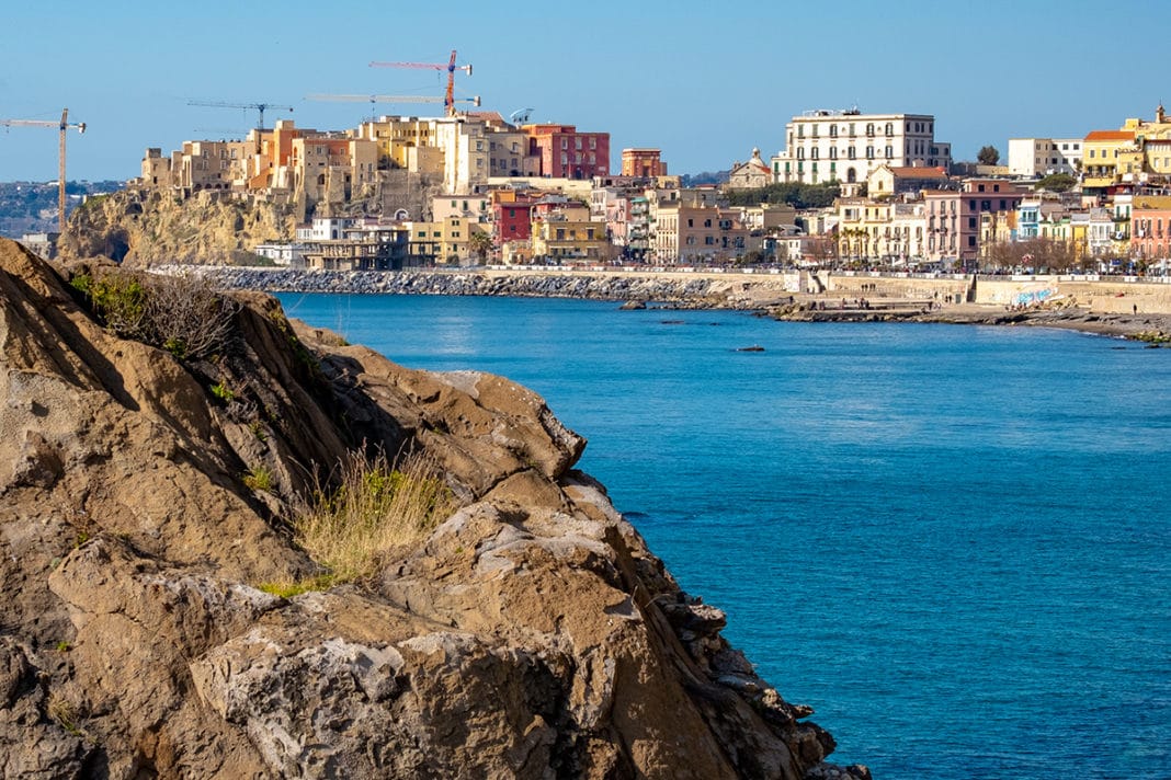 Il Rione Terra Di Pozzuoli | Borgando