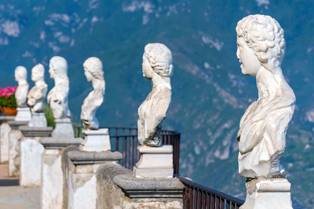 Busti Villa Cimbrone Ravello